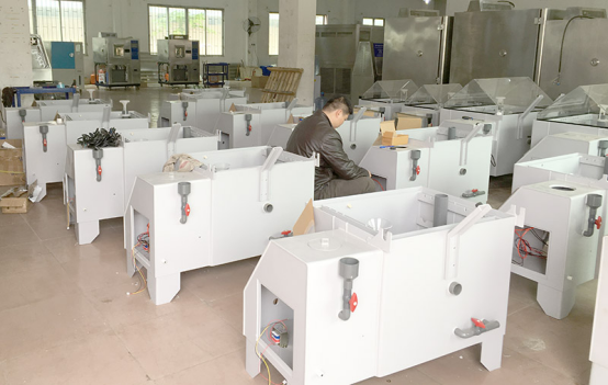 正航儀器鹽霧復(fù)合試驗箱大量成品存放區(qū)